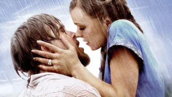 Astăzi sărbătorești Ziua Internațională a Sărutului. Topul celor mai pasionale săruturi din filmele celebre