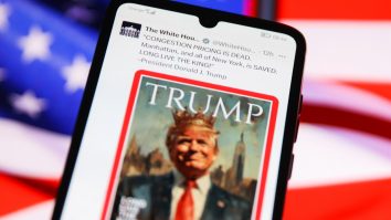 Ce este Trumpocrația? Fenomenul e prezent în America de 8 ani. Trump a devenit „regele ales democratic”