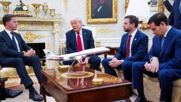 Trump îi dă lui Putin un ultimatum greu de ignorat: Ori ajunge la pace cu Ucraina în 50 de zile, ori va primi „tarife foarte severe” de 100%