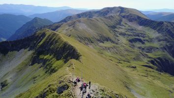 Ce trasee montane explorezi vara asta și cum te pregătești corect? Salvamontist: „Muntele este pentru toți, dar doar cu echipament adecvat”