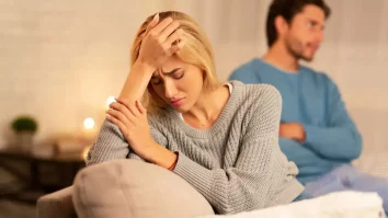 Un nou trend toxic în dating face ravagii: ghostlighting. Partenerul tău dispare fără explicații și apoi revine din senin