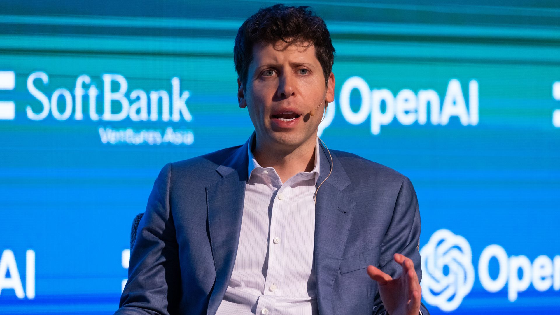 Sam Altman compară GPT-5 cu „o bombă atomică”. CEO-ul OpenAI spune că testarea noului model al ChatGPT „l-a speriat”