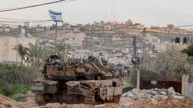 Ministrul israelian al Apărării anunță că trupele israeliene vor rămâne în taberele de refugiaţi din Cisiordania „cel puţin până la sfârşitul anului”
