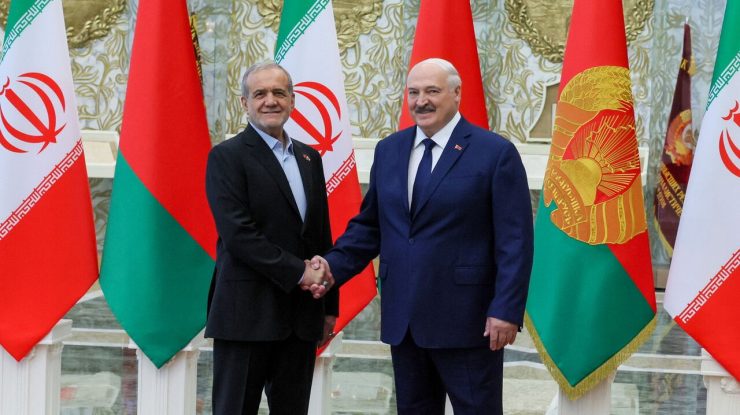 Belarus și Iran semnează la Minsk un acord de cooperare strategică. Ambele țări se află sub sancțiuni internaționale severe