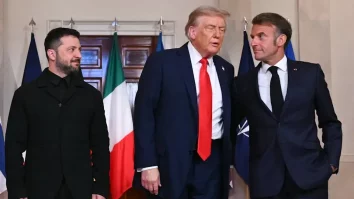 Trump a fost surprins microfonul deschis, când discuta cu Macron: „Cred că Putin vrea să facă o înțelegere pentru mine”
