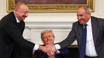 Armenia și Azerbaijan încheie un tratat istoric de pace la Casa Albă, sub medierea lui Donald Trump