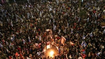 Mii de persoane din Israel protestează față de planul lui Netanyahu de a extinde operațiunea militară în Fâșia Gaza