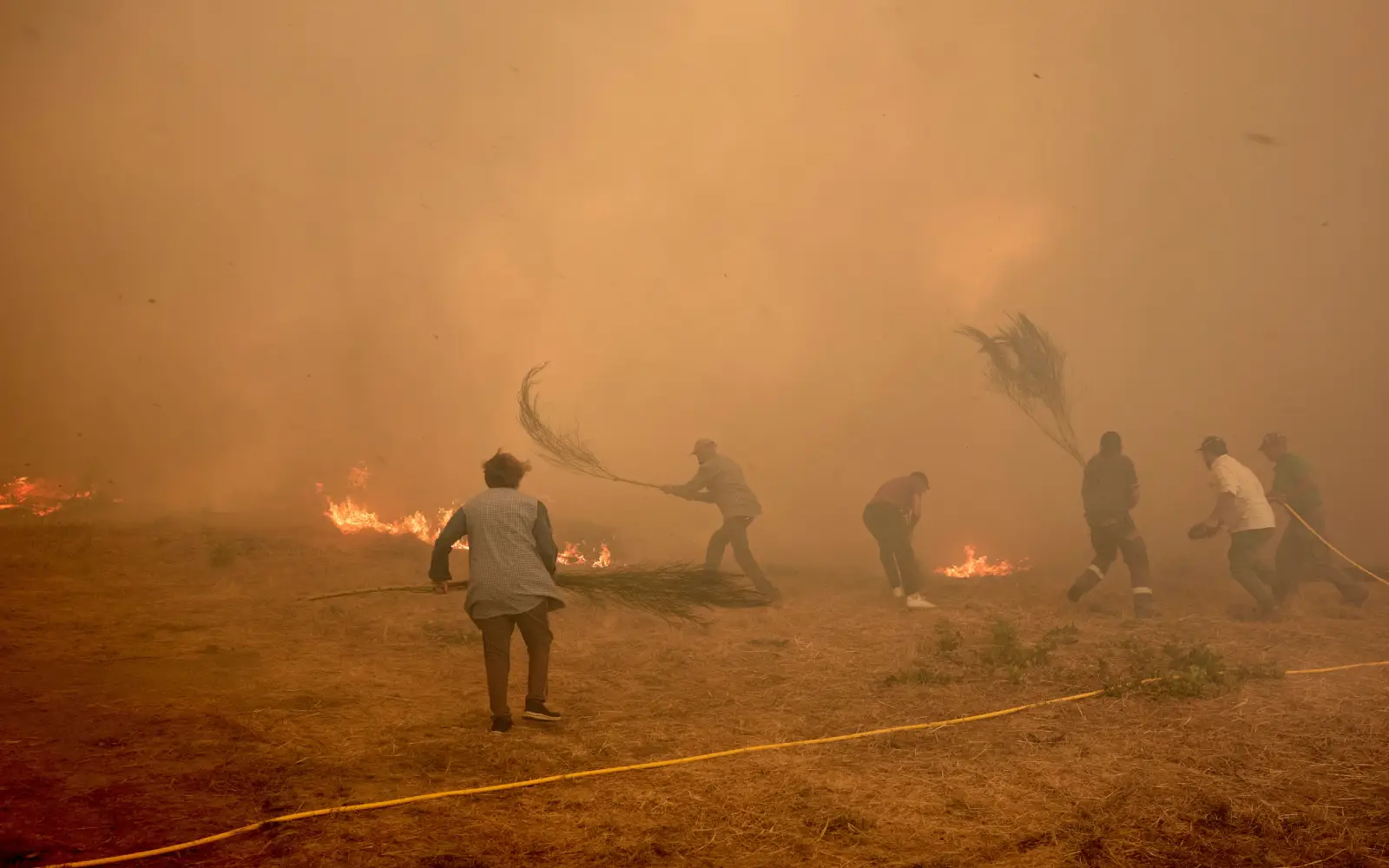 Incendiile au devastat alte 30.000 de hectare în Spania în doar 24 de ore