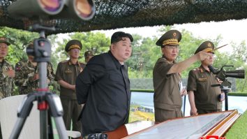 Kim Jong-Un a supravegheat testele de lansare a două „noi” rachete de apărare aeriană