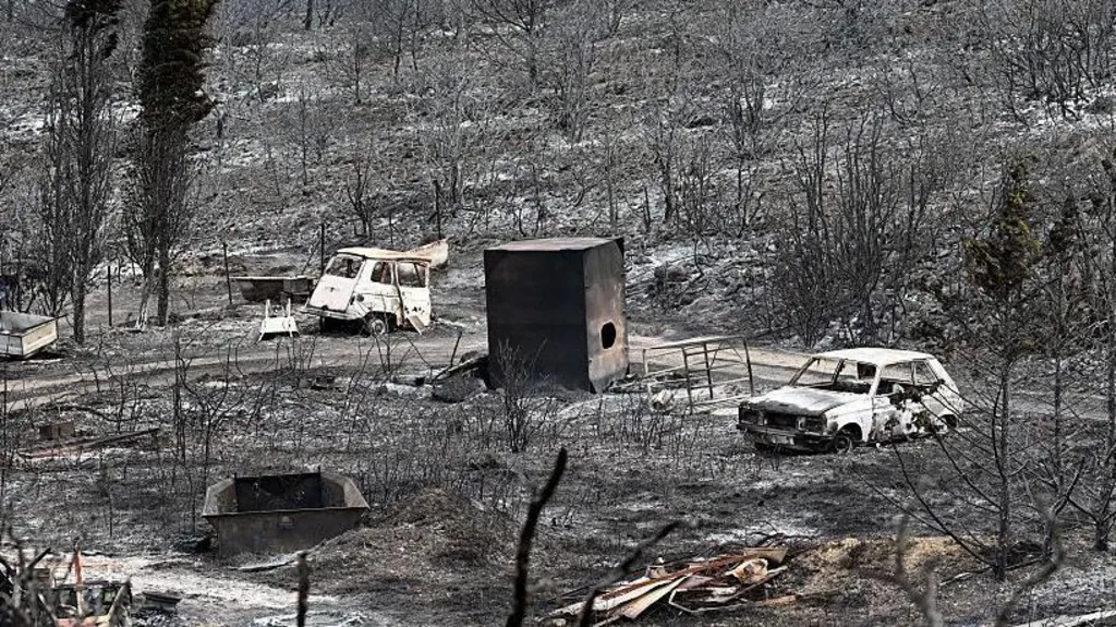 Franța luptă cu cel mai mare incendiu de vegetație din acest an. O femeie a murit, iar o altă persoană este dată dispărută