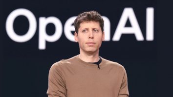 Sam Altman îi compătimește pe utilizatorii de ChatGPT care au devenit dependenți emoțional de A.I.: „E trist…”