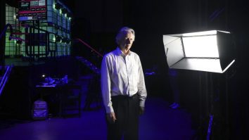 Geoffrey Hinton, supranumit „Nașul Inteligenței Artificiale”, dezvăluie singura cale prin care omenirea se poate feri de extincția provocată de A.I.