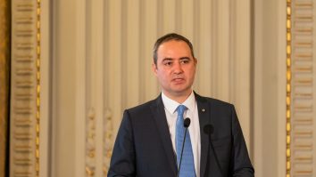 Alexandru Nazare anunță că antreprenorii mici vor putea concura de la egal la egal. De la 1 septembrie, plafonul de scutire de TVA crește