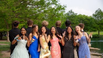 Bătăușa școlii i-a stricat balul unei fetițe de 11 ani din Blackpool. Comunitatea din Anglia s-a mobilizat ca să-i organizeze fetiței încă un bal