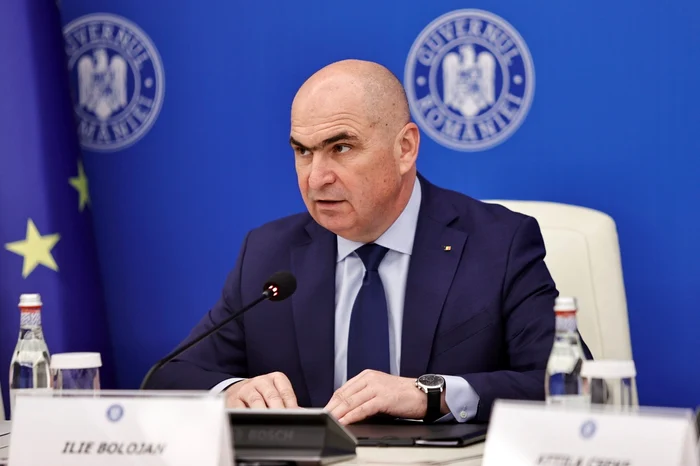 Fitch menține România pe ultima treaptă recomandată investitorilor și riscă retrogradarea la „junk”. Răzvan Botea, jurnalist ZF: „Retrogadați sau nu, deja plătim dobânzi la nivel de junk”