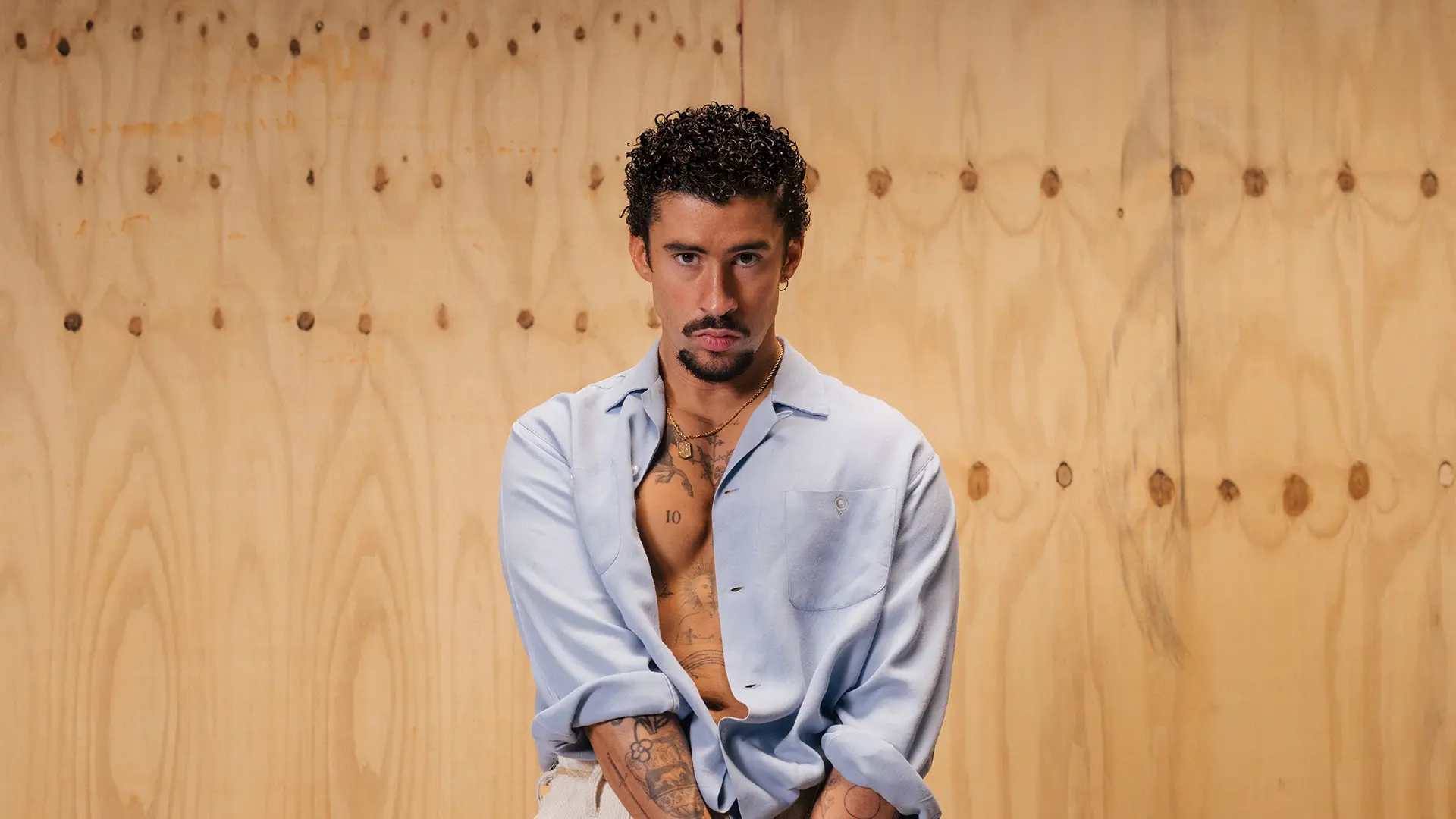 Bad Bunny colaborează cu Mercedes-AMG și Adidas pentru o demonstrație de Formula 1 în Puerto Rico