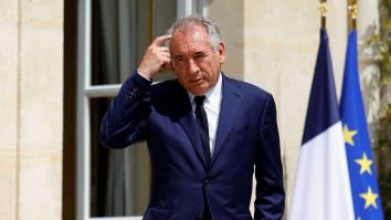 Franța riscă să intre într-o criză politică fără precedent, din cauza măsurilor de austeritate ale Premierului Bayrou. Stabilitatea UE e în pericol