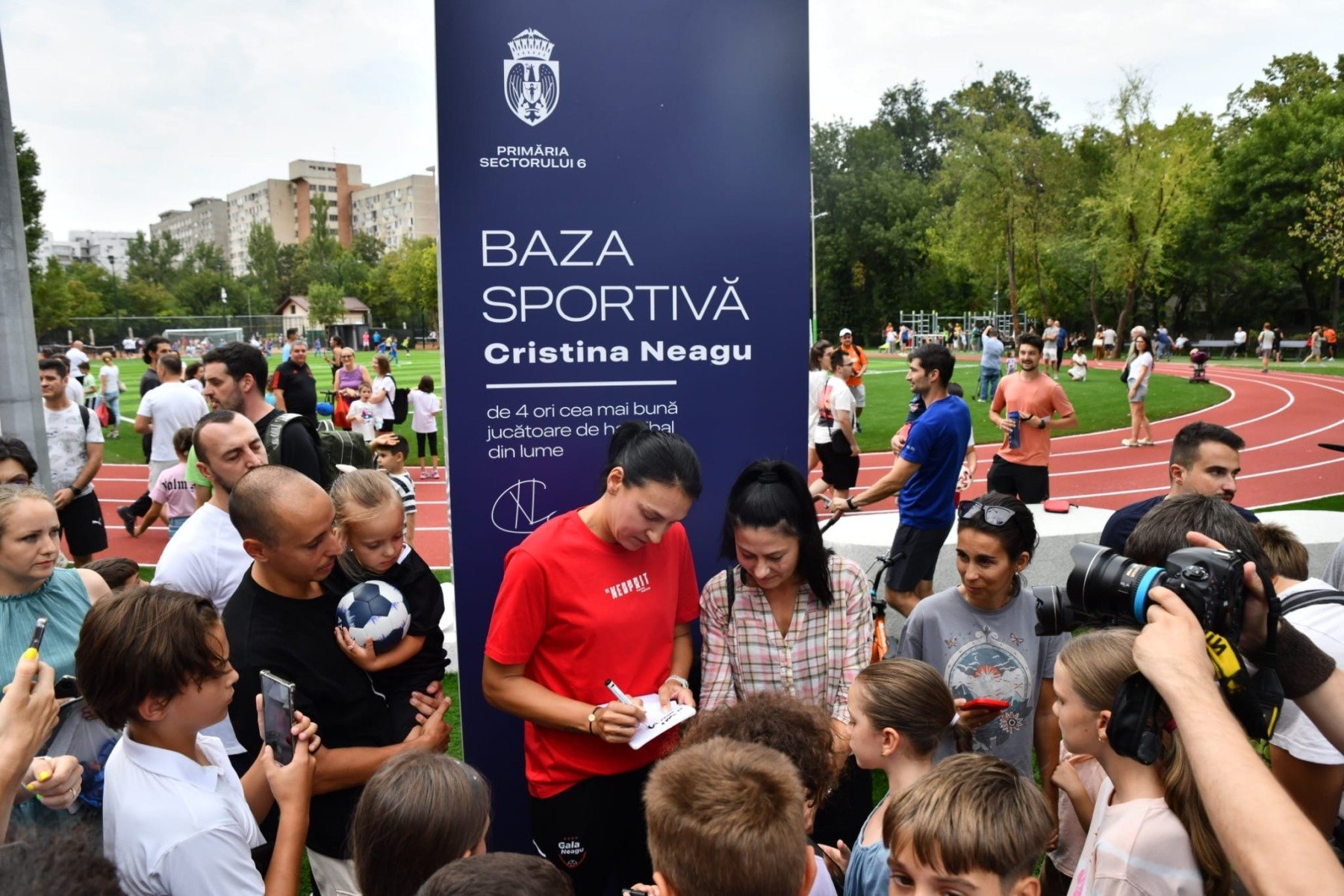 Cea mai nouă bază sportivă inaugurată în București poartă numele Cristinei Neagu: „Este nemaipomenit ce s-a făcut. Sunt onorată”