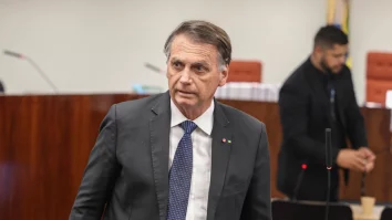 Curtea Supremă din Brazilia îl plasează pe fostul Președinte, Jair Bolsonaro, în arest la domiciliu. Anchetat de 2 ani, e acuzat că a instigat la o lovitură de stat