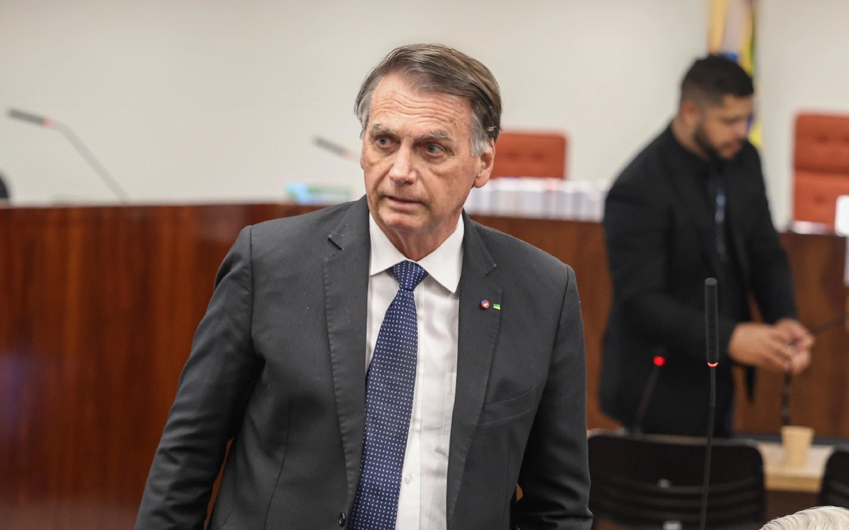 Curtea Supremă din Brazilia îl plasează pe fostul Președinte, Jair Bolsonaro, în arest la domiciliu. Anchetat de 2 ani, e acuzat că a instigat la o lovitură de stat
