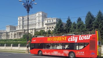 Autobuzele turistice „Bucharest City Tour” revin oficial din 25 august. Cum arată traseele și care sunt prețurile