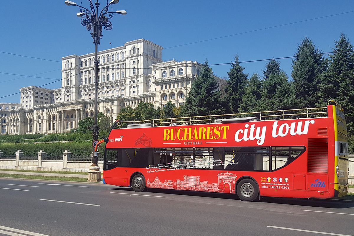 Autobuzele turistice „Bucharest City Tour” revin oficial din 25 august. Cum arată traseele și care sunt prețurile