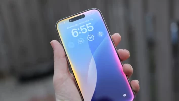 Apple testează o versiune îmbunătăţită a lui Siri. Mai sunt câteva luni până la lansarea oficială