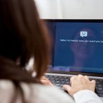 ChatGPT nu mai are voie să-ți ofere sfaturi medicale, juridice sau financiare. Decizia vine după presiunile Uniunii Europene și ale SUA