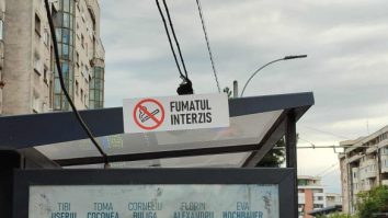Clujenii nu mai pot fuma în parcuri, stații de autobuz și baze sportive. Interdicția include și țigările electronice, iar amenzile ajung la 500 lei