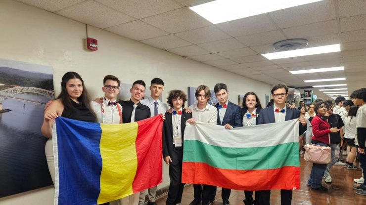 David Băgăcean urcă pe podiumul Campionatului Mondial de Debate din Panama. Elevul a obținut locul al 2-lea în topul vorbitorilor individuali