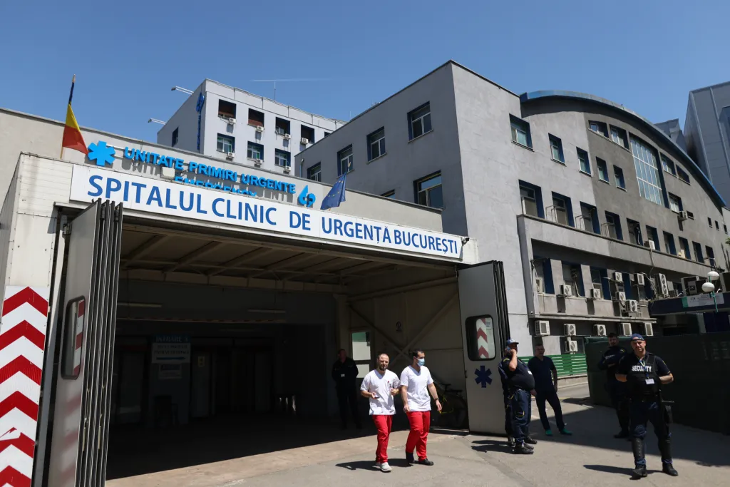 Șeful Centrului de Arși de la Spitalul Floreasca a fost demis din funcție azi, la trei zile după ce în unitate a fost declarat focar de infecție