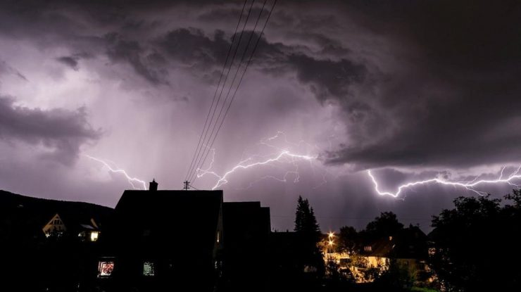 Furtuna Floris lovește azi nordul Europei. Se așteaptă ploi abundente și rafale puternice de vânt de până la 130 km/h