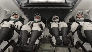 După un an de așteptare, SpaceX decolează din nou spre Stația Spațială. Echipajul este format din 4 astronauți