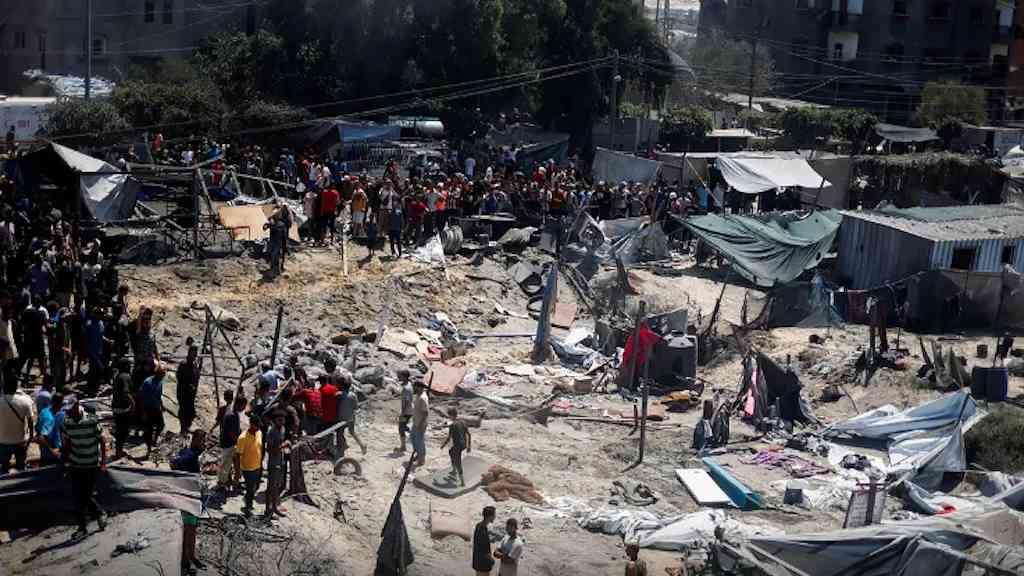 Armata israeliană a început pregătirile pentru o ofensivă terestră în orașul Gaza. Sute de mii de palestinieni urmează să fie evacuaţi