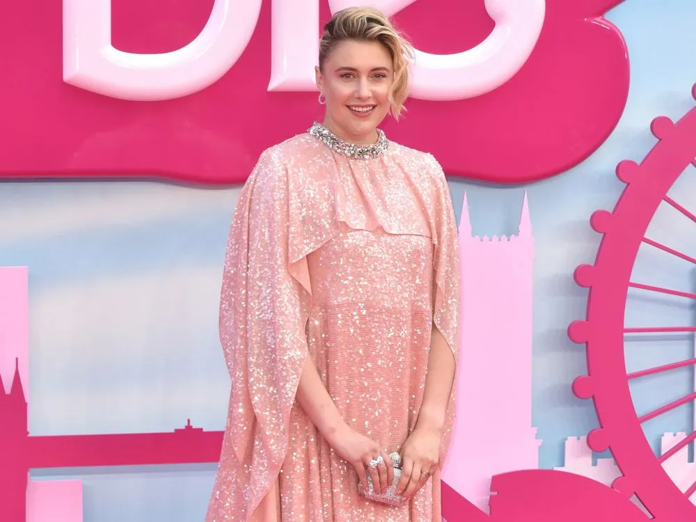 Greta Gerwig începe filmările pentru adaptarea celei de-a șasea cărți din saga „Narnia”. Filmul va fi lansat la finalul lui 2026