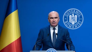 Guvernul Bolojan a decis că îți poți retrage doar 30% din contribuția de la Pilonul II la pensionare. Ce se întâmplă cu cei 70%