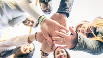 STUDIU. Oamenii preferă să ia decizii pe baza intuiției. Grațiela Dan, psiholog: „Logica și emoția nu fac casă bună”