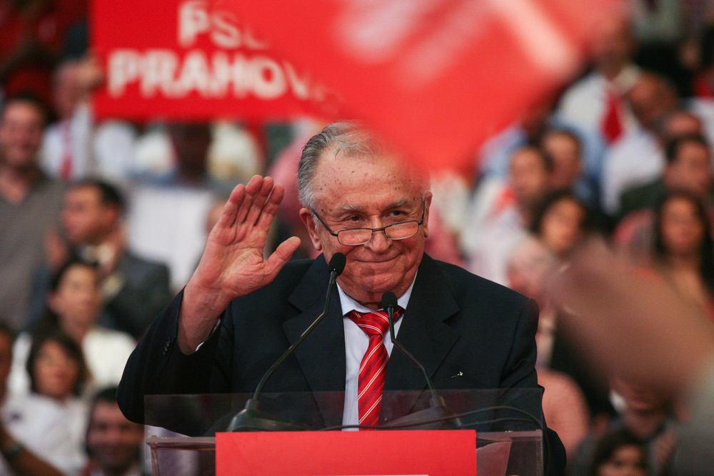 Ion Iliescu a murit ieri, la 95 de ani. Ce mesaje au transmis oamenii din politica românească