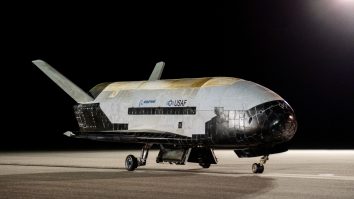SpaceX a lansat avionul spațial X-37B al Forțelor Spațiale. Este a opta sa misiune