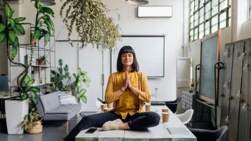 1/2 CEO investesc în well-being-ul angajaților. Oana Botolan, expert HR: „Vrem să ne simțim bine, vrem să fim tratați cu respect”