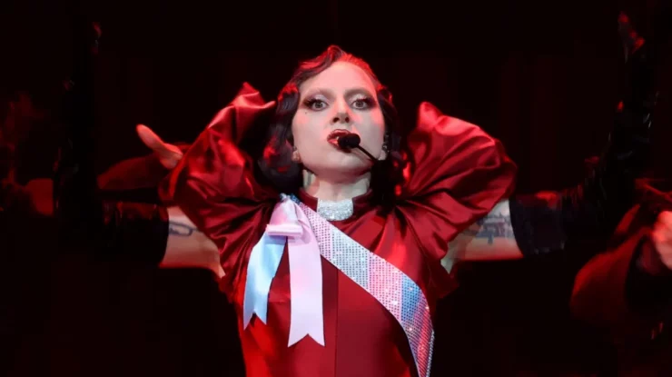 Lady Gaga a anunțat lansarea noii sale piese „The Dead Dance”. Piesa va apărea în al doilea sezon al serialului Netflix, „Wednesday”