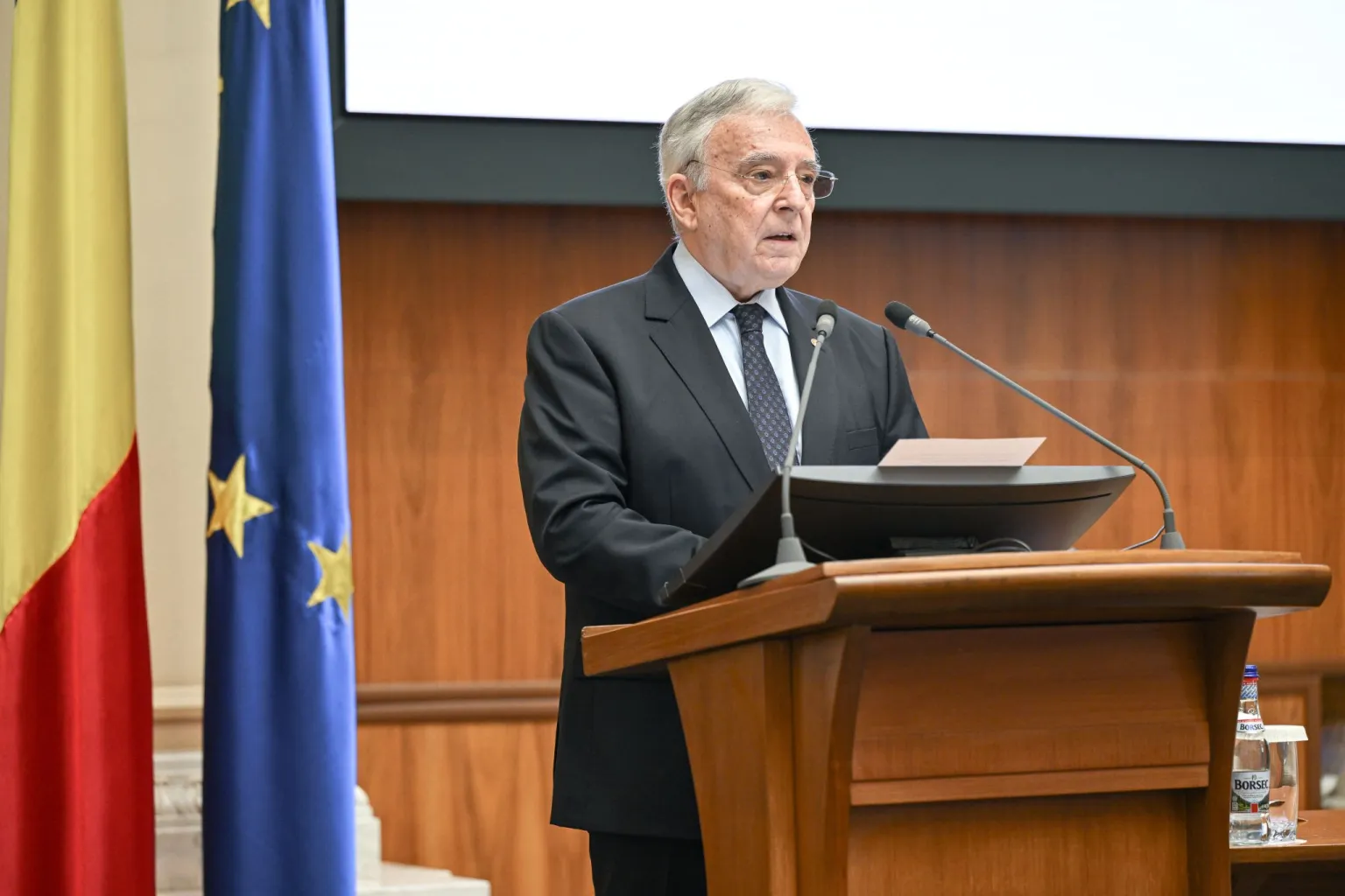 BNR a revizuit prognoza de inflație pentru 2025, de la 4,5%, la 8,8%. Isărescu: „În septembrie va fi vârful, de 9,6-9,7%”