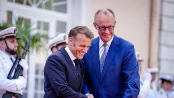 Emmanuel Macron și Friedrich Merz strâng rândurile pentru Ucraina. Ce înseamnă termenul limită de luni și de ce este crucial