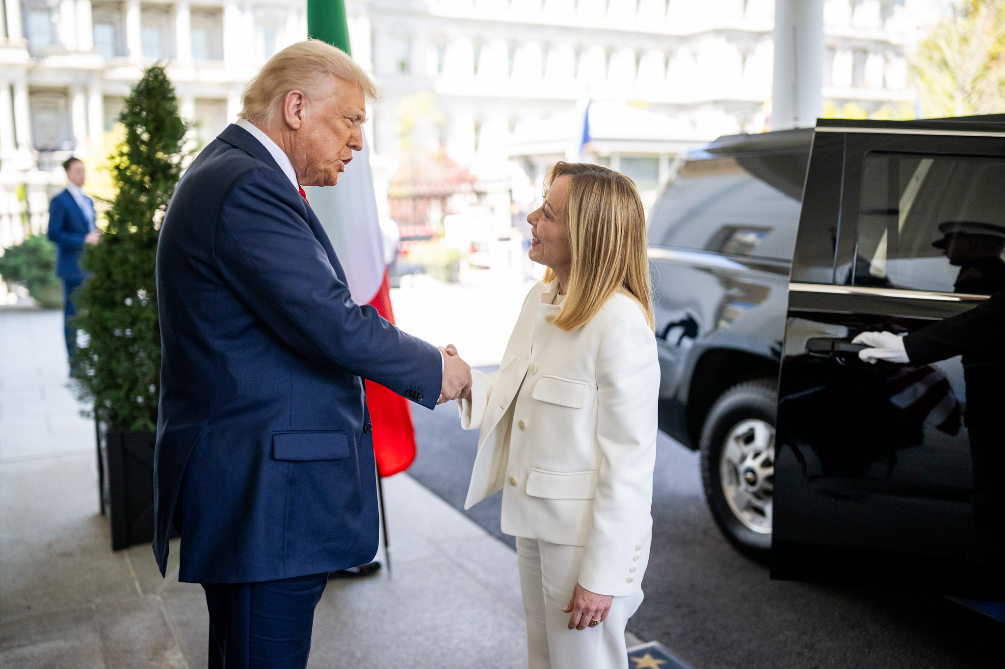 Trump i-a cerut lui Meloni să găzduiască la Roma Summit-ul cu Rusia. Putin a obiectat: „Italia e mult prea aliniată cu Ucraina”