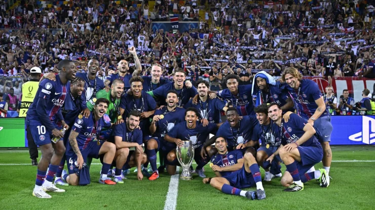 PSG câștigă Supercupa Europei, după 2-2 în 90 de minute și 4-3 la loviturile de departajare cu Tottenham. Radu Drăgușin e accidentat și nu a jucat