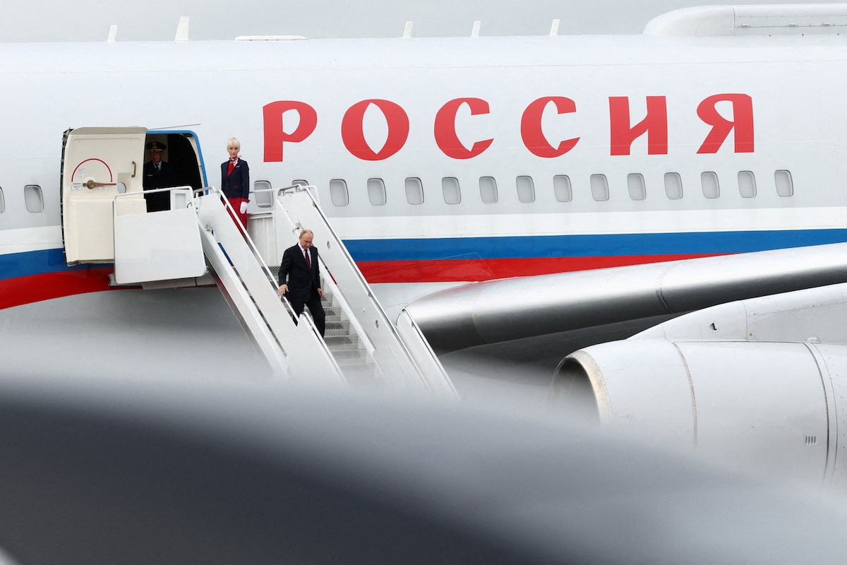 Putin a fost obligat să achite numerar combustibilul avioanelor în Alaska, din cauza sancțiunilor. Rubio: „Ei se confruntă cu consecințe în fiecare zi”