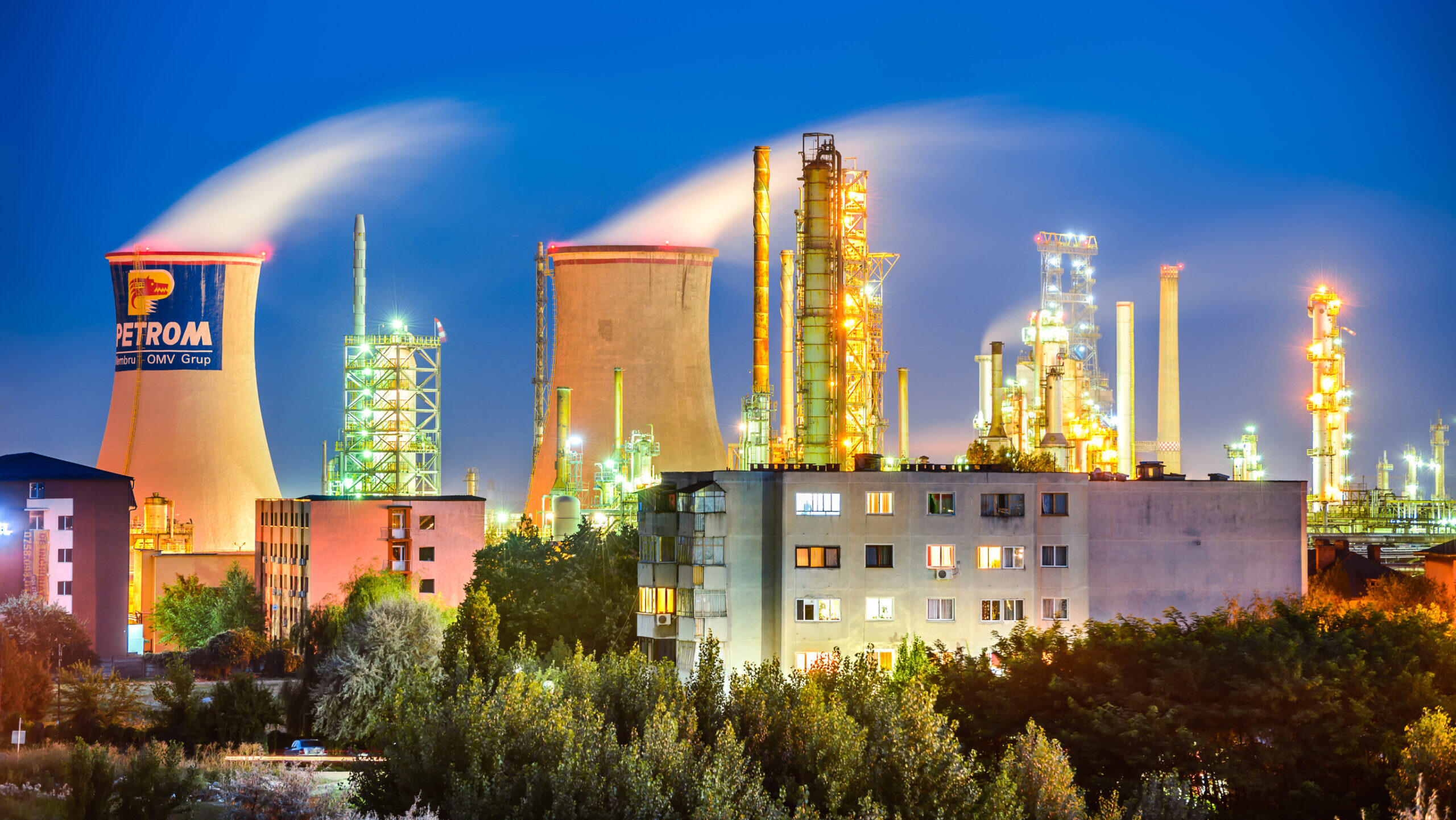 Ministerul Energiei declară situaţie de urgenţă în aprovizionarea cu ţiţei. S-a autorizat scoaterea a zeci de mii de tone de petrol şi motorină din stocurile de urgenţă ale României