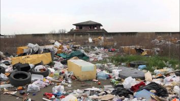 Ministerul Mediului a pus în consultare publică „Legea Mirosurilor”, prin care firmele care provoacă mirosuri neplăcute ar putea fi trase la răspundere. Octavian Berceanu, activist: „Nu avem cazuri de condamnări cu executare”