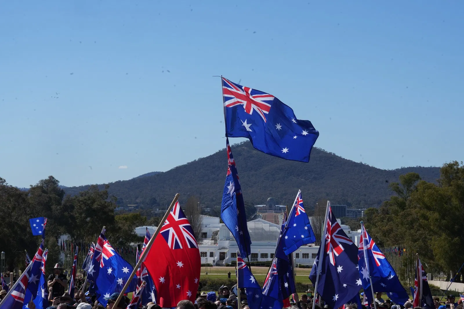 Mii de oameni din Australia protestează față de imigrație. Guvernul condamnă mitingul
