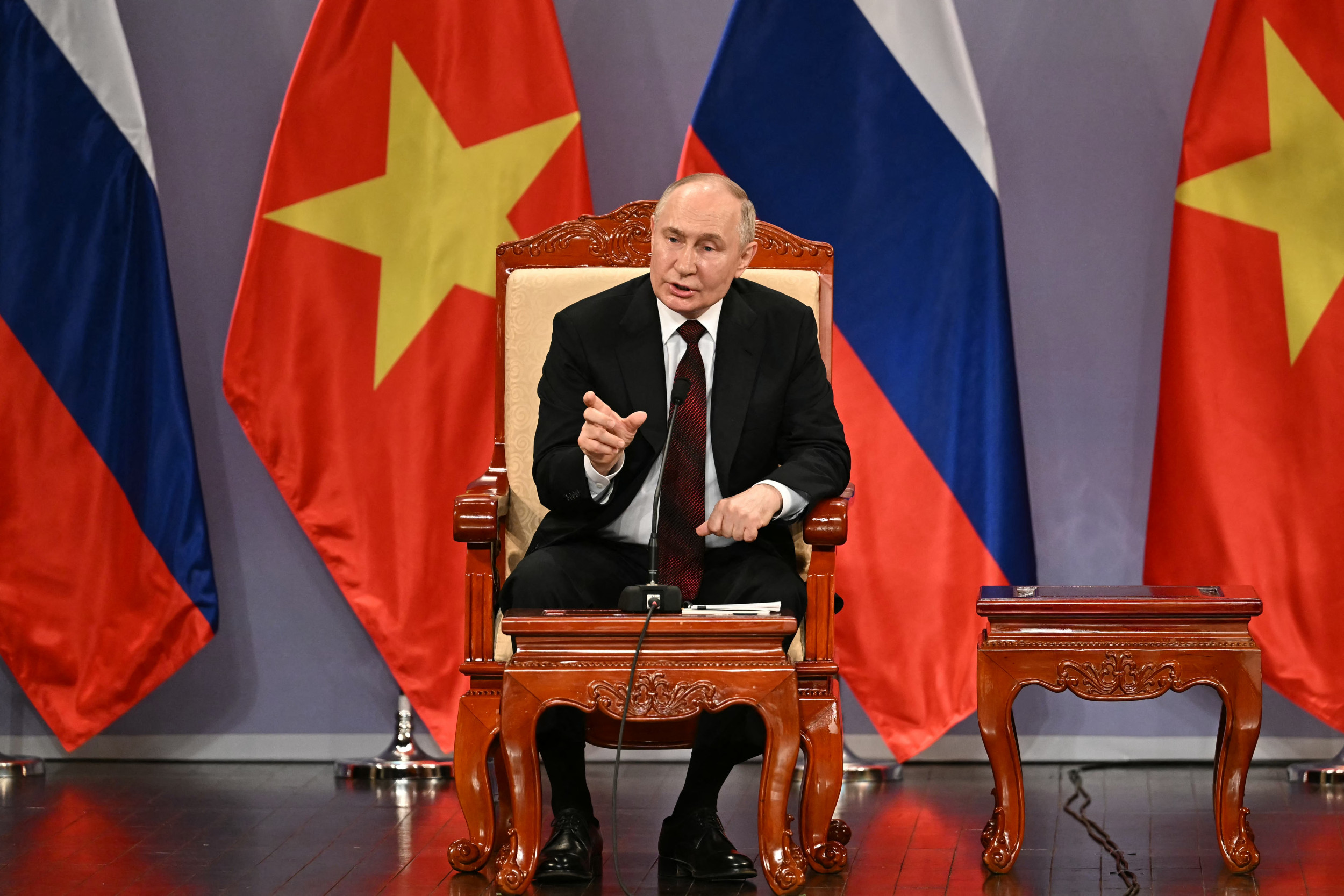 Grădinițele din Rusia introduc lecții patriotice cu tematică de război. „Conversații despre lucruri importante” promovează identitatea națională